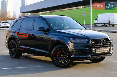 Позашляховик / Кросовер Audi Q7 2017 в 