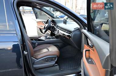 Позашляховик / Кросовер Audi Q7 2017 в 