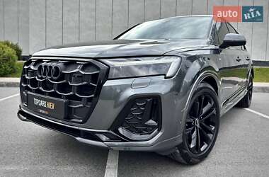 Позашляховик / Кросовер Audi Q7 2025 в 