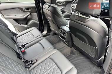 Позашляховик / Кросовер Audi Q7 2025 в 