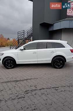Внедорожник / Кроссовер Audi Q7 2013 в 
