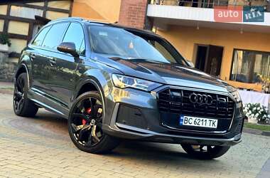 Внедорожник / Кроссовер Audi Q7 2022 в 