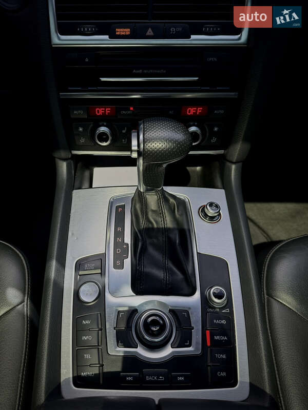 Внедорожник / Кроссовер Audi Q7 2012 в Одессе