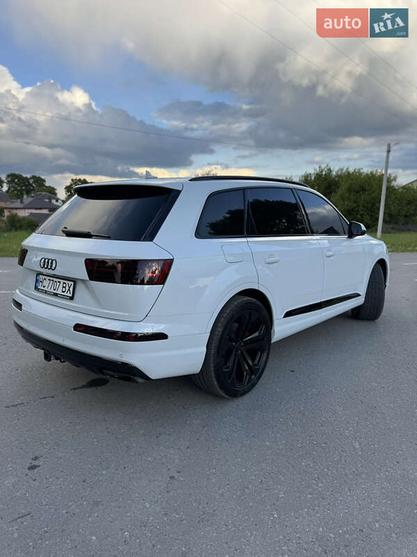 Позашляховик / Кросовер Audi Q7 2017 в Винниках