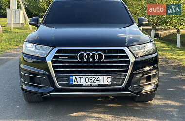 Внедорожник / Кроссовер Audi Q7 2015 в 