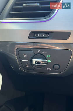 Внедорожник / Кроссовер Audi Q7 2015 в 