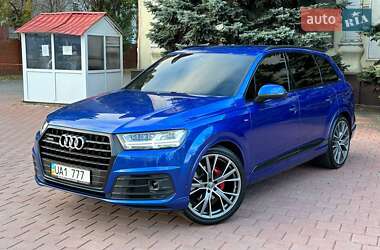 Позашляховик / Кросовер Audi Q7 2016 в 