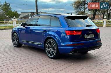Позашляховик / Кросовер Audi Q7 2016 в 