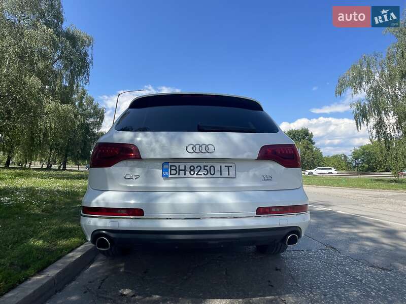 Позашляховик / Кросовер Audi Q7 2014 в Одесі