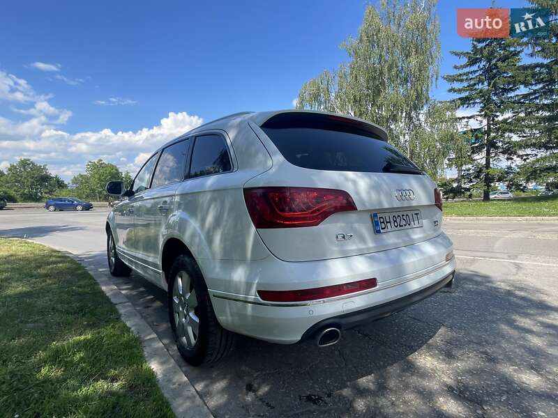 Позашляховик / Кросовер Audi Q7 2014 в Одесі