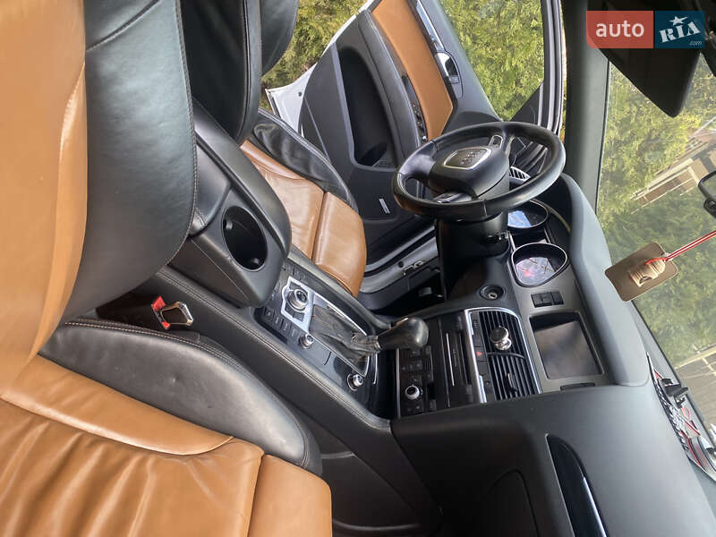 Позашляховик / Кросовер Audi Q7 2010 в Новоселиці