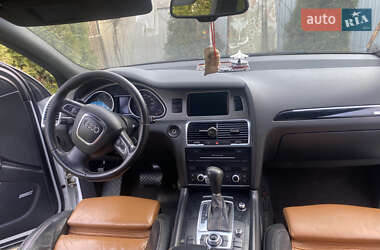 Внедорожник / Кроссовер Audi Q7 2010 в 
