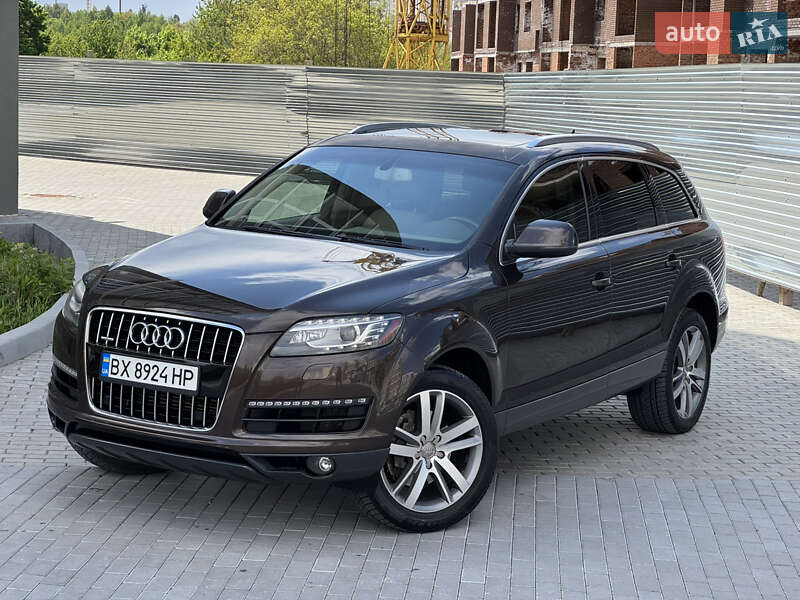 Внедорожник / Кроссовер Audi Q7 2011 в 