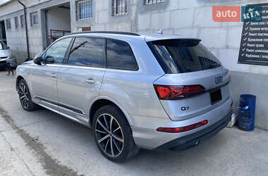 Внедорожник / Кроссовер Audi Q7 2022 в 