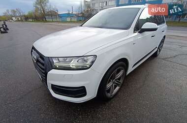 Внедорожник / Кроссовер Audi Q7 2017 в 