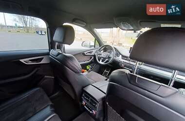 Внедорожник / Кроссовер Audi Q7 2017 в 