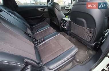 Внедорожник / Кроссовер Audi Q7 2017 в 