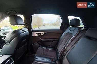 Внедорожник / Кроссовер Audi Q7 2017 в 