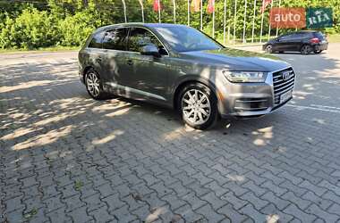 Внедорожник / Кроссовер Audi Q7 2017 в 