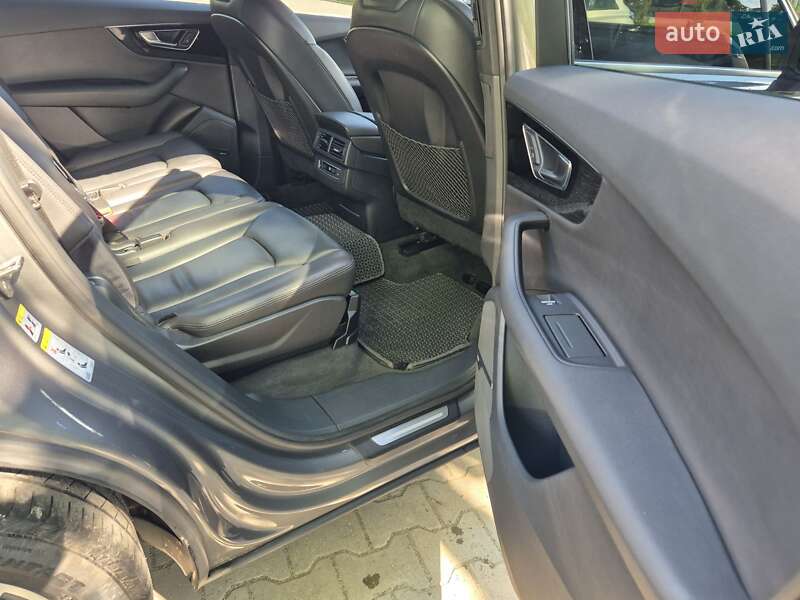 Внедорожник / Кроссовер Audi Q7 2017 в Виннице