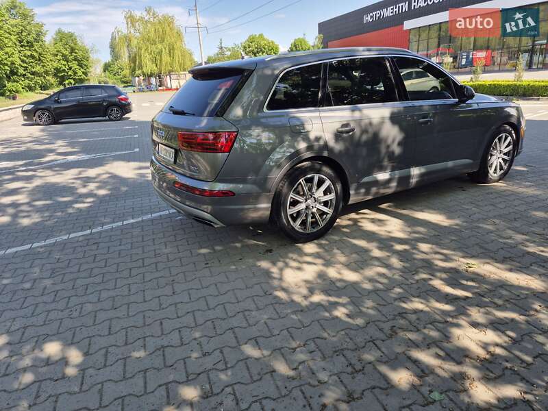 Внедорожник / Кроссовер Audi Q7 2017 в Виннице