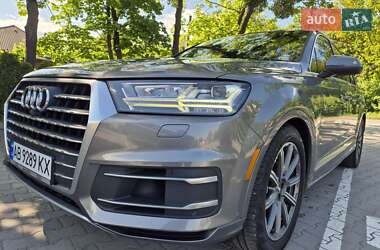 Внедорожник / Кроссовер Audi Q7 2017 в 
