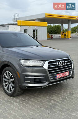 Внедорожник / Кроссовер Audi Q7 2018 в 