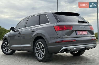 Внедорожник / Кроссовер Audi Q7 2018 в 