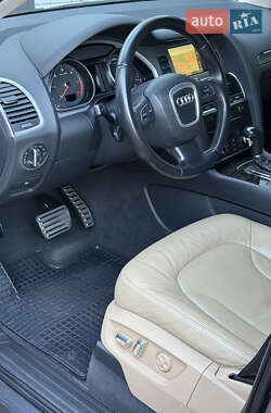 Внедорожник / Кроссовер Audi Q7 2010 в 