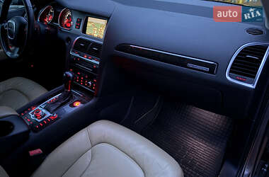Внедорожник / Кроссовер Audi Q7 2010 в 