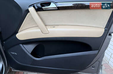 Внедорожник / Кроссовер Audi Q7 2010 в 