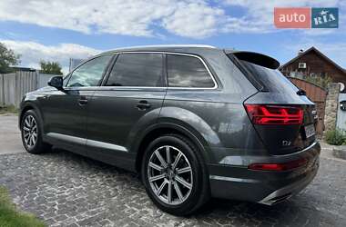 Внедорожник / Кроссовер Audi Q7 2018 в 