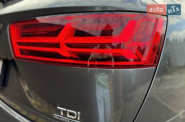 Внедорожник / Кроссовер Audi Q7 2018 в 