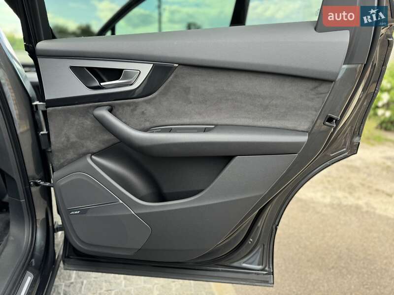 Позашляховик / Кросовер Audi Q7 2018 в Києві фото 48 Позашляховик / Кросовер Audi Q7 2018 в Києві