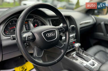 Внедорожник / Кроссовер Audi Q7 2015 в 