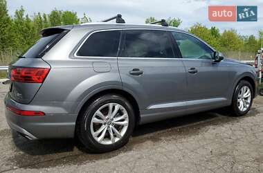 Позашляховик / Кросовер Audi Q7 2017 в 