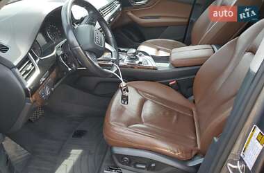 Позашляховик / Кросовер Audi Q7 2017 в 