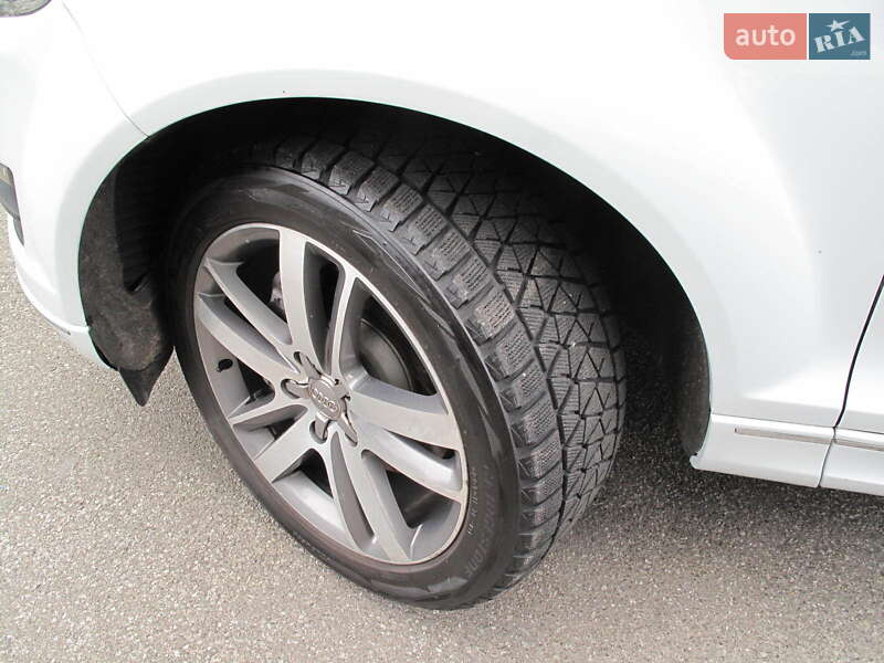 Внедорожник / Кроссовер Audi Q7 2014 в Киеве