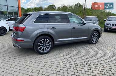 Внедорожник / Кроссовер Audi Q7 2016 в 