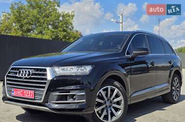 Позашляховик / Кросовер Audi Q7 2018 в 