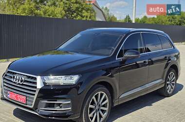 Позашляховик / Кросовер Audi Q7 2018 в 