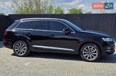 Позашляховик / Кросовер Audi Q7 2018 в 