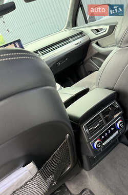 Внедорожник / Кроссовер Audi Q7 2017 в 