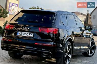 Позашляховик / Кросовер Audi Q7 2019 в 