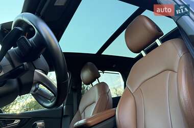 Позашляховик / Кросовер Audi Q7 2019 в 