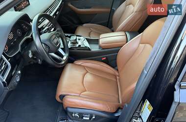 Позашляховик / Кросовер Audi Q7 2019 в 