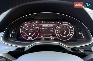 Позашляховик / Кросовер Audi Q7 2019 в 