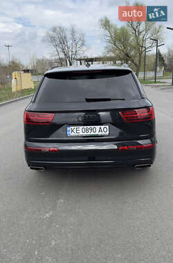 Внедорожник / Кроссовер Audi Q7 2019 в 
