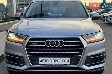 Внедорожник / Кроссовер Audi Q7 2018 в 