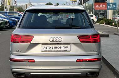 Внедорожник / Кроссовер Audi Q7 2018 в 